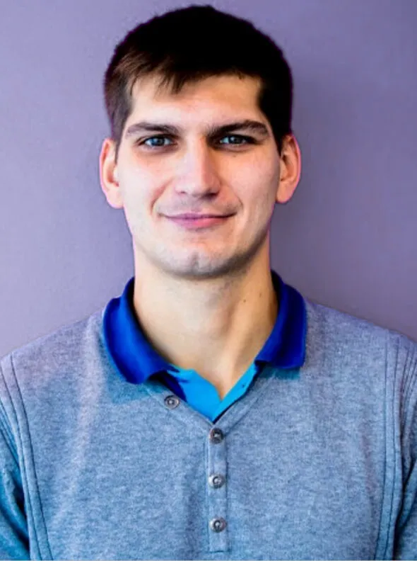 Илиян, младши инженер DevOps инструменти